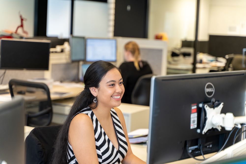 Isabelle BDO checking email