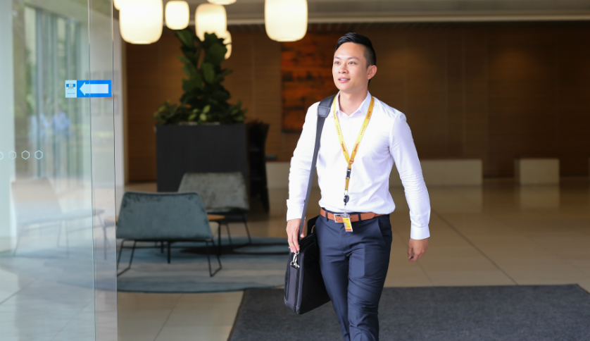 Day-in-a-Life-DHL-Stephen-Kartawira-catch-up-with-people