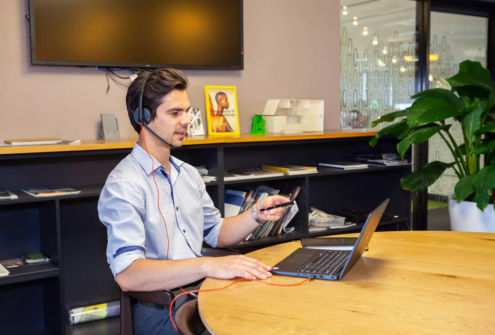 Aurecon Graduate Martin Fielke in a meeting with line manager